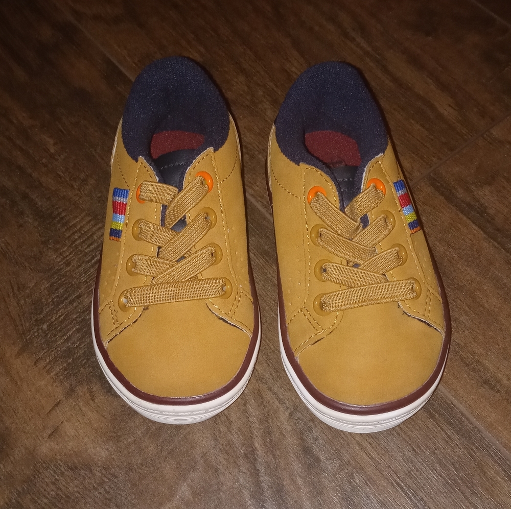 Original Penguin boys toddler brown shoes size 6.